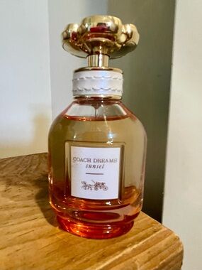 Coach Dreams Sunset Women's Fragrance Bottle in Pink and Gold